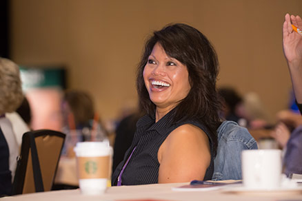 Motivational Speaker Linda Larsen Make an Audience Member Laugh