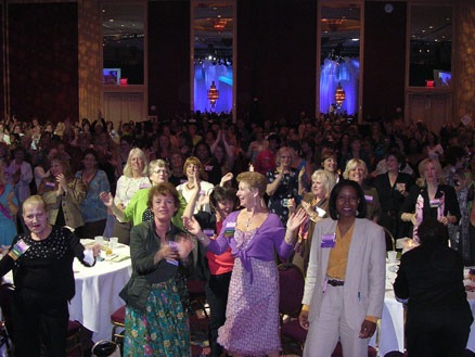 Motivational Speaker Linda Larsen Women Association Audience